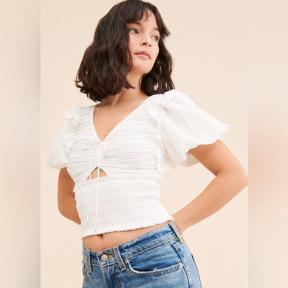 Astr Tops - ASTR ITZYANA PUFF SLEEVE SMOCKED TOP ❤️NWT IN STORES❤️